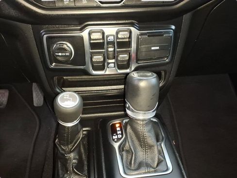 Used 2021 Jeep Wrangler Unlimited Sahara image 25