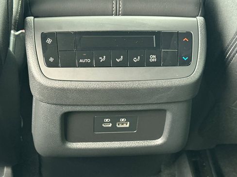 New 2025 Nissan Pathfinder SV w/ SV Premium Package image 15