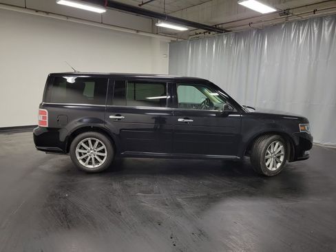 Used 2019 Ford Flex Limited image 11