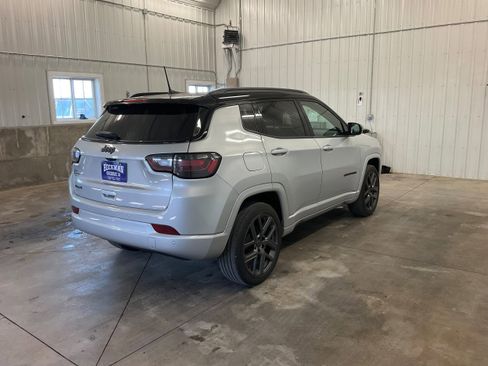 Used 2025 Jeep Compass Limited w/ High Altitude Package AWD/4WD image 5