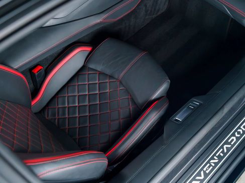 Used 2017 Lamborghini Aventador S AWD/4WD image 70