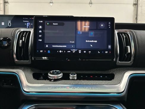 Used 2025 Ford Expedition Tremor AWD/4WD image 26