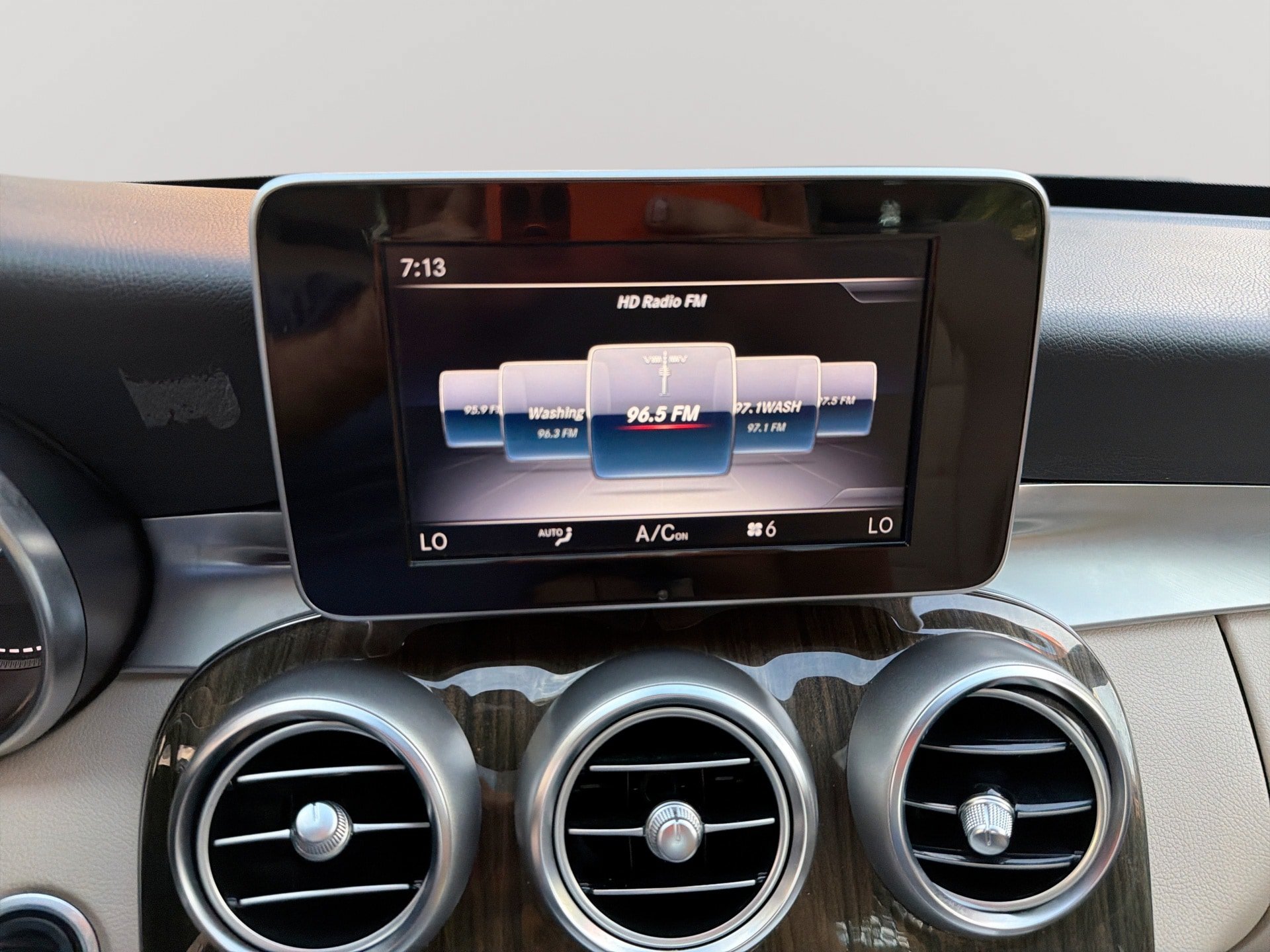 Used 2018 Mercedes-Benz C 300 Sedan w/ Premium Package image 12
