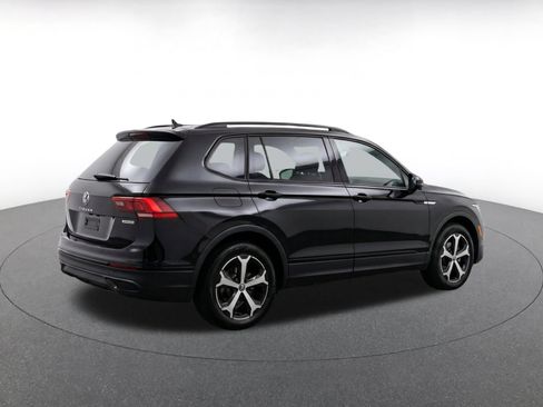 Used 2026 Volkswagen Tiguan SE AWD/4WD image 9