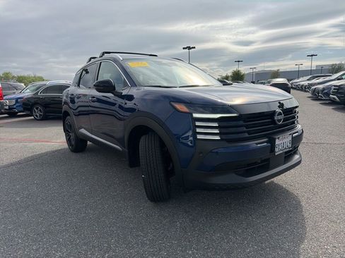 Used 2026 Nissan Kicks SR image 3