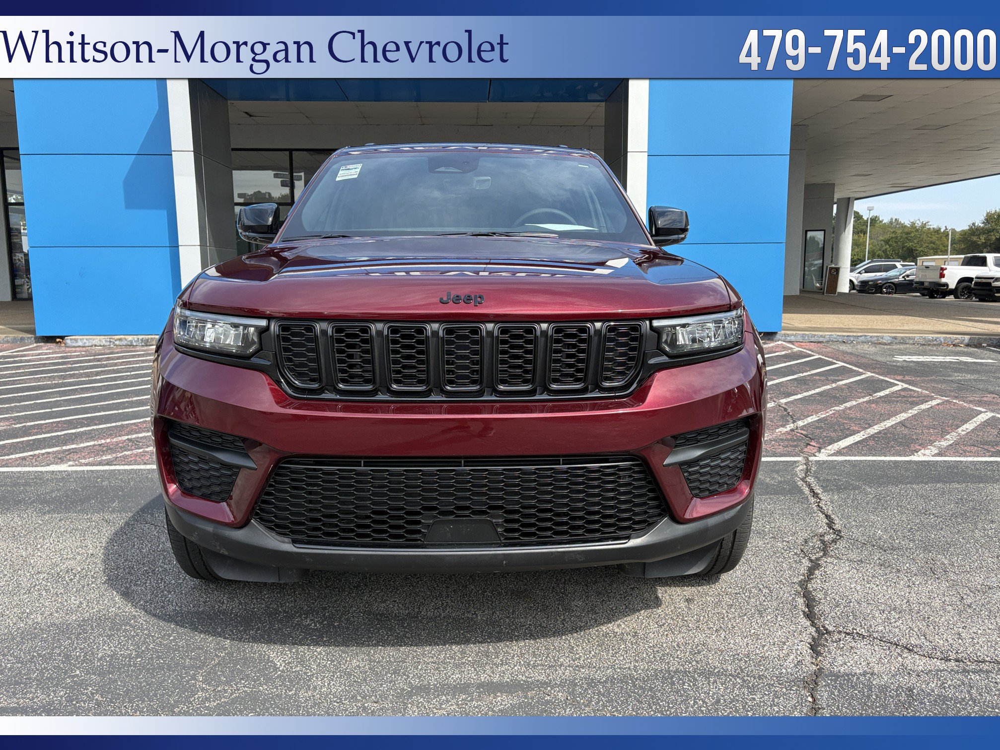 Used 2025 Jeep Grand Cherokee Altitude AWD/4WD image 2