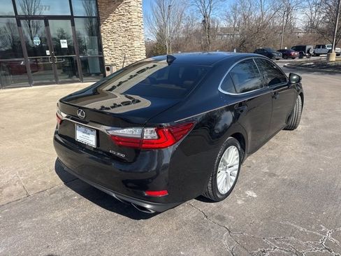 Used 2016 Lexus ES 350 w/ Luxury Package w/Wood Trim image 3