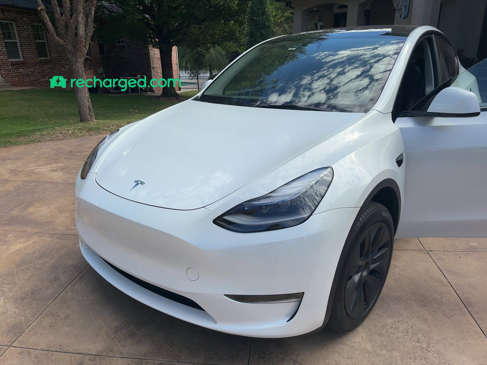Used 2025 Tesla Model Y Long Range RWD image 1