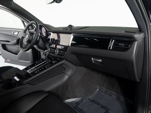 New 2026 Porsche Macan AWD/4WD image 28