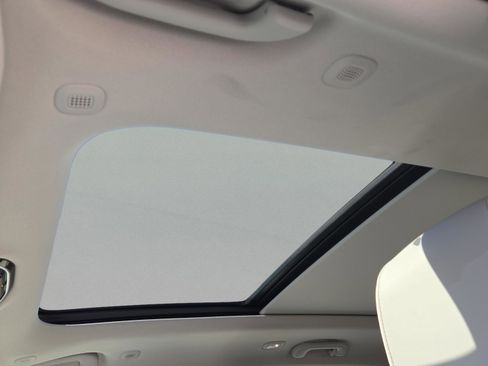 Used 2023 Jeep Grand Cherokee Overland w/ Adv Protech Group III image 34