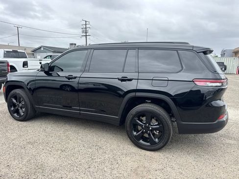 Used 2025 Jeep Grand Cherokee L Altitude AWD/4WD image 9