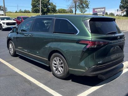 Used 2022 Toyota Sienna XLE