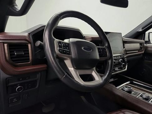 Used 2024 Ford Expedition Limited AWD/4WD image 17