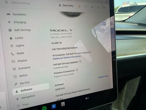 Used 2022 Tesla Model Y Long Range AWD/4WD image 18