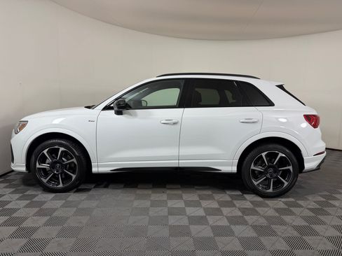 Certified 2025 Audi Q3 2.0T Premium Plus w/ Premium Plus Package AWD/4WD image 2