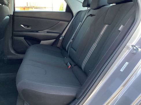 Used 2025 Hyundai Elantra SEL FWD image 15
