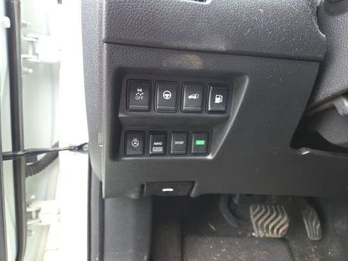 Used 2019 Nissan Rogue SL w/ Premium Package image 7