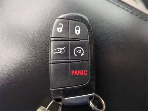 Used 2020 Jeep Grand Cherokee Limited image 38