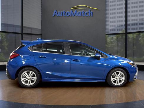 Used 2017 Chevrolet Cruze LT w/ Sun And Sound Package image 11