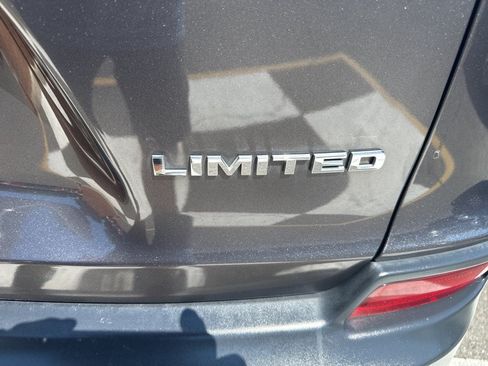 Used 2019 Jeep Cherokee Limited w/ Luxury Group AWD/4WD image 43