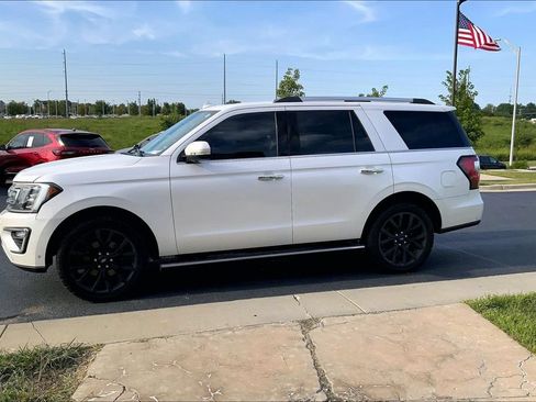 Used 2019 Ford Expedition Limited w/ Equipment Group 302A AWD/4WD image 12