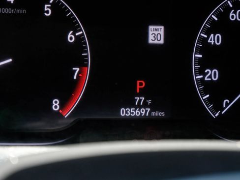 Used 2018 Honda Accord Touring image 27