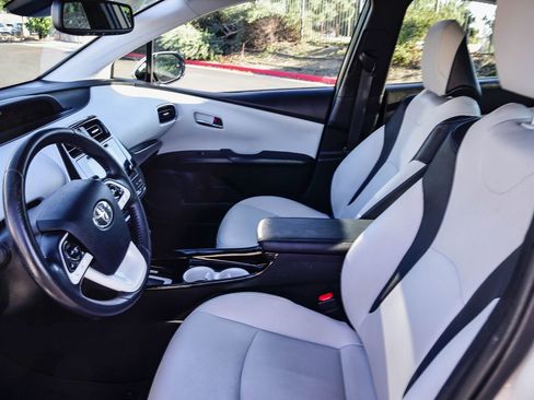 Certified 2016 Toyota Prius Four Touring image 21