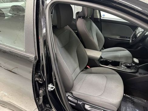 Used 2025 Kia K4 FWD image 18