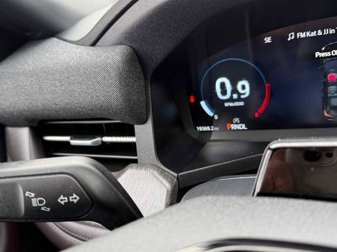 Used 2025 Ford Explorer Platinum w/ LUX Leather Package image 18