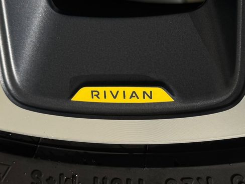 Used 2024 Rivian R1S Launch Edition image 77
