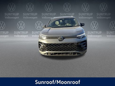New 2026 Volkswagen Tiguan SE R-Line image 8