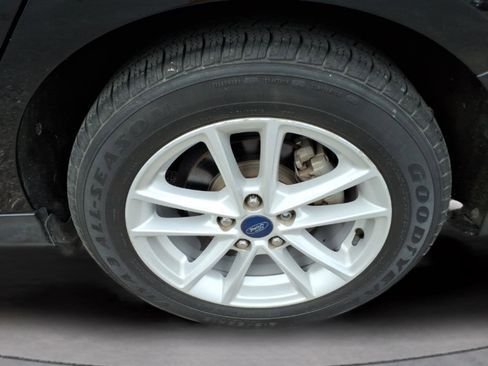 Used 2018 Ford Focus SE FWD image 31