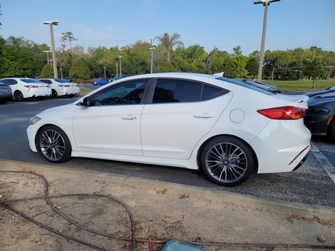Used 2018 Hyundai Elantra Sport image 10