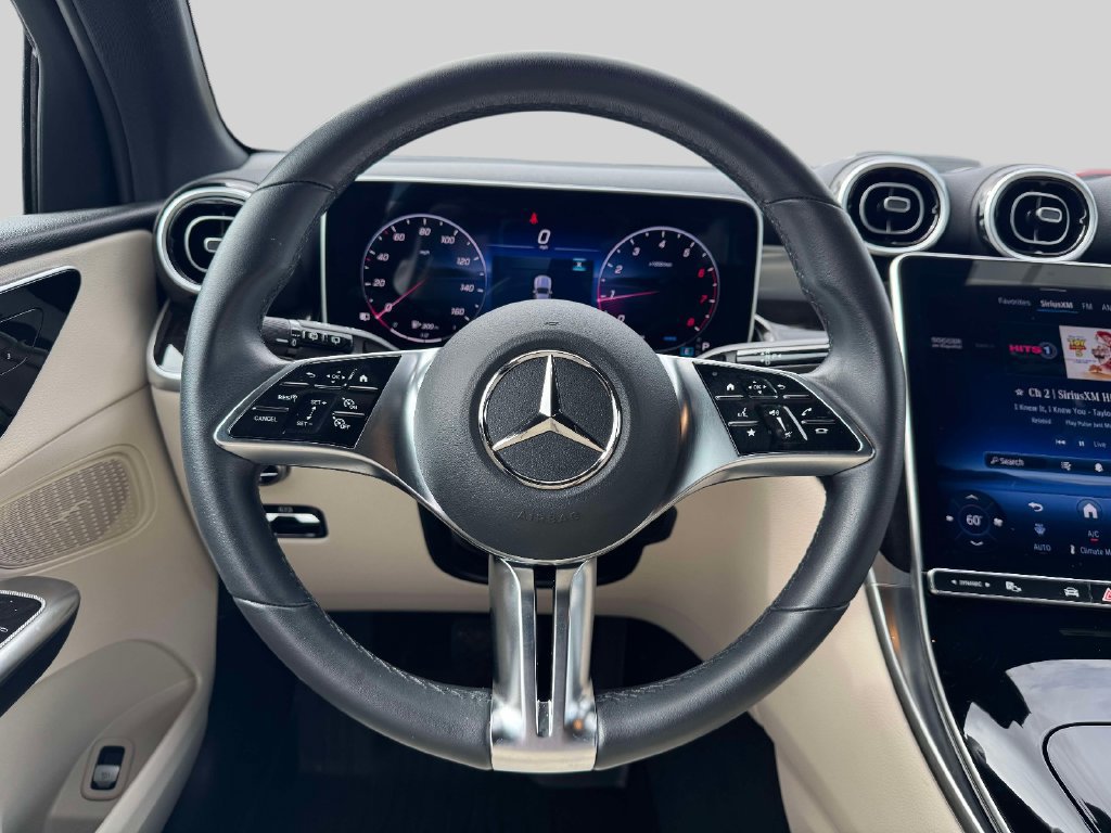 Used 2025 Mercedes-Benz GLC 300 4MATIC image 14