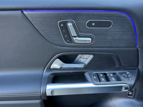 New 2026 Mercedes-Benz GLB 250 image 10