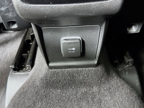 Used 2023 Jeep Compass Latitude image 25