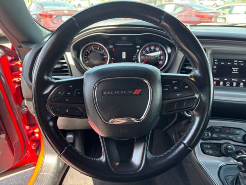Used 2023 Dodge Challenger SXT RWD image 29
