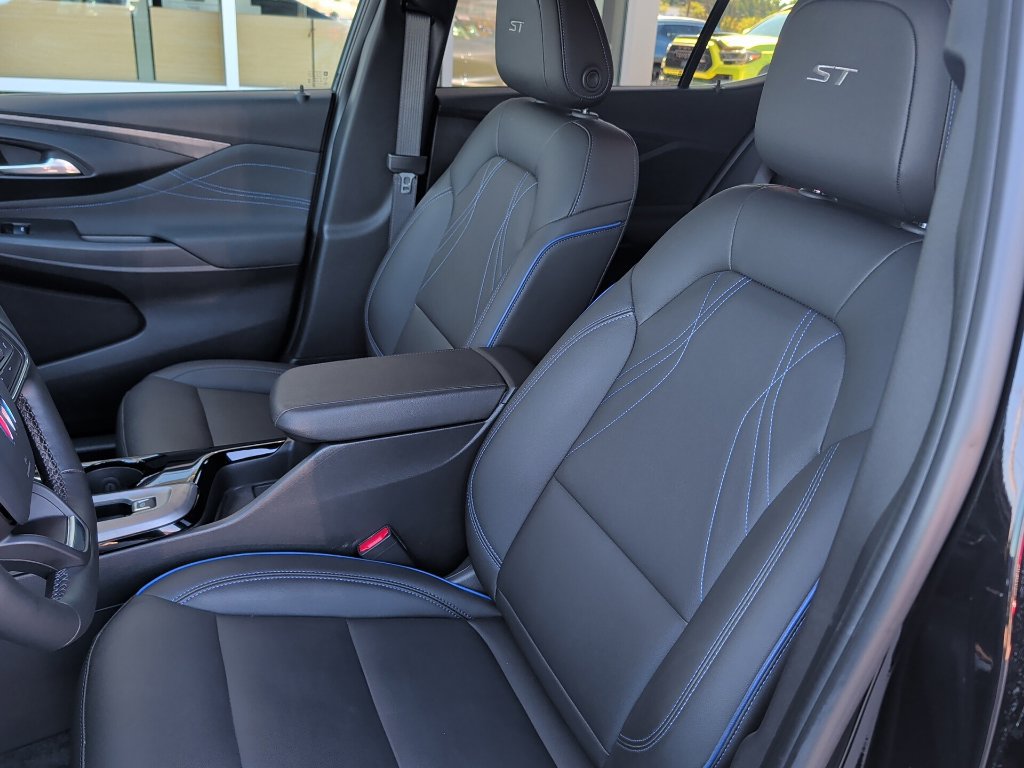 Used 2024 Buick Envista Sport Touring w/ Convenience I Package FWD image 11