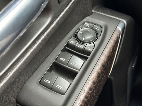 Used 2023 GMC Sierra 2500 Denali w/ Denali Ultimate Package image 15