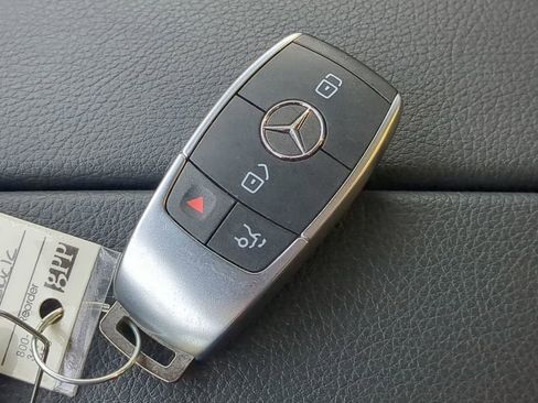 Used 2021 Mercedes-Benz GLC 300 image 28