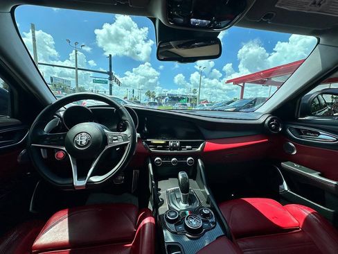 Used 2019 Alfa Romeo Giulia Ti Sport w/ Quick Order Package 22S Sport AWD/4WD image 14