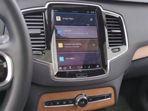 Used 2025 Volvo XC90 T8 Plus image 28