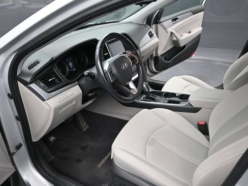 Used 2019 Hyundai Sonata SEL w/ Cargo Package FWD image 9