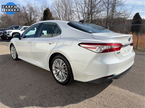 Used 2019 Toyota Camry XLE image 4