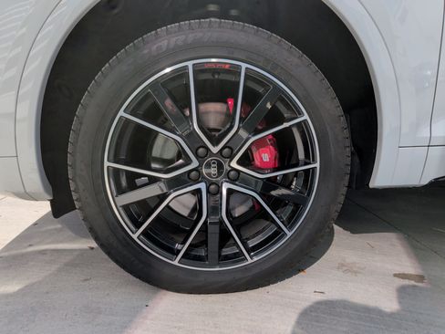 Used 2025 Audi SQ5 Premium Plus image 13