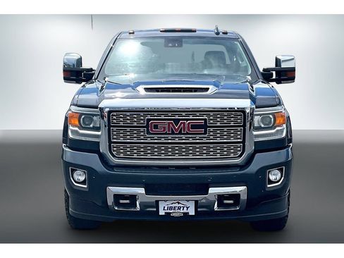 Used 2018 GMC Sierra 3500 Denali w/ Duramax Plus Package AWD/4WD image 2