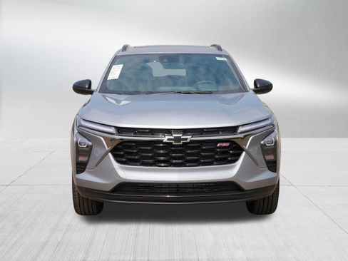 New 2026 Chevrolet Trax RS w/ Sunroof Package FWD image 8