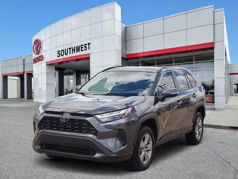 Used 2024 Toyota RAV4 XLE FWD image 2