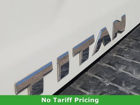 Used 2018 Nissan Titan SV w/ SV Convenience Package image 11