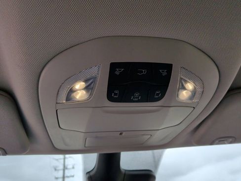Used 2024 Chrysler Pacifica Limited FWD image 21